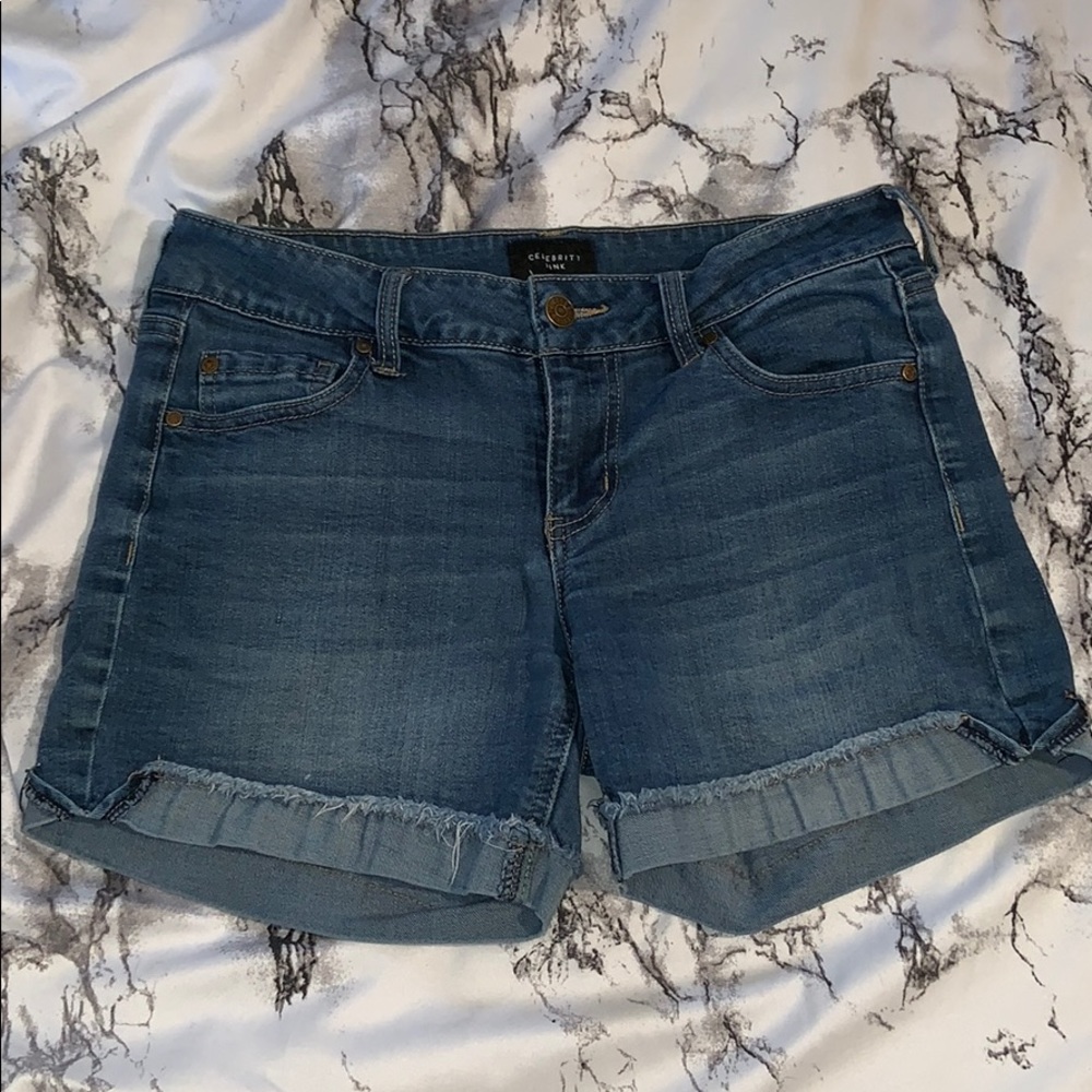 3 FOR 30$ 💜 Dark wash jean shorts